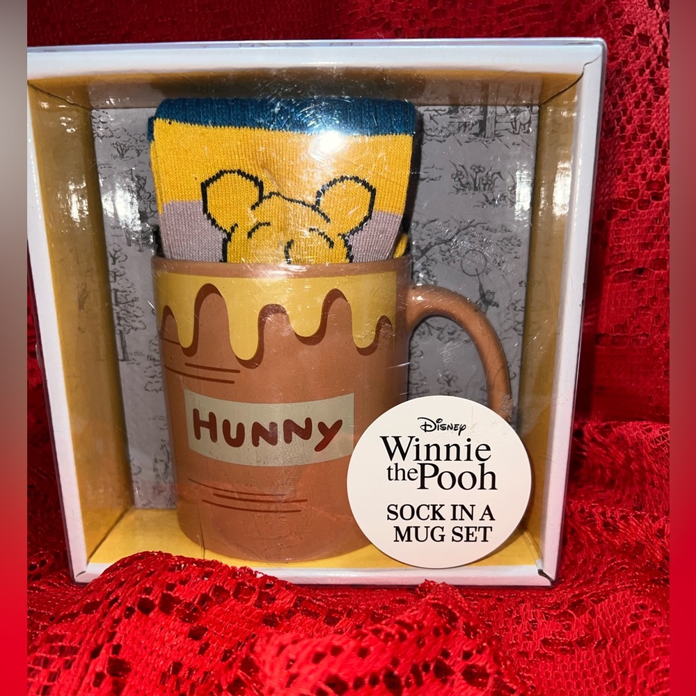 Disney Winnie the Pooh 3-pc 18oz Hunny Mug, Sock & Sticker Gift Set - NEW IN BOX
